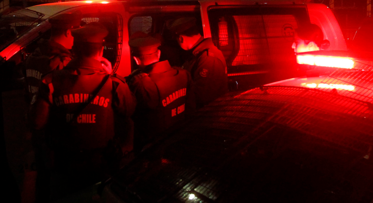 Asalto en bencinera de Angol: roban camioneta durante la madrugada