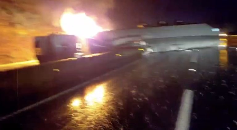 Grave accidente en Ruta 5 Sur: camión volcó y se incendió en Collipulli